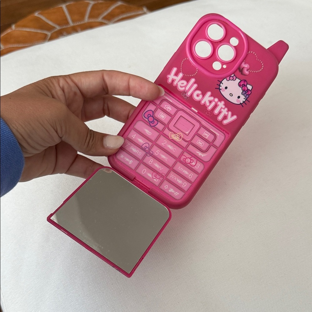 Hello Kitty Retro Case 14 Pro Max 🎀